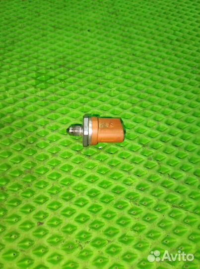 Датчик давления топлива VW Jetta 6