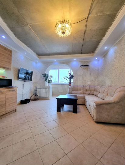 2-к. квартира, 74 м², 2/15 эт.