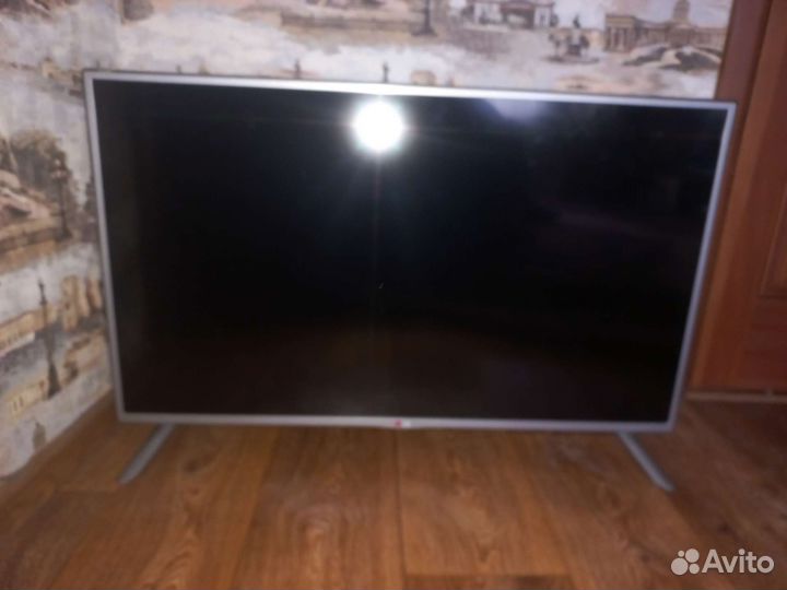Телевизор LED LG 39LB580V