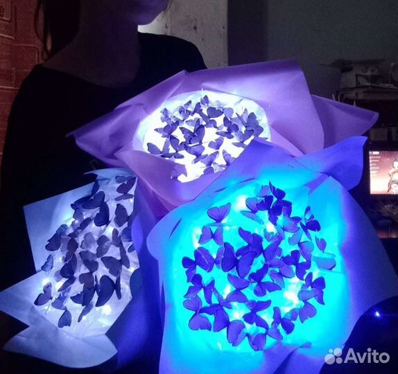 Букет из бабочек светящийся