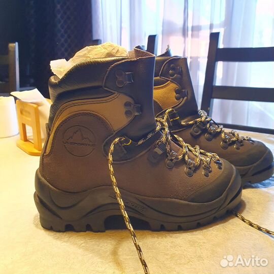 Треккинговые ботинки женские 39 la sportiva