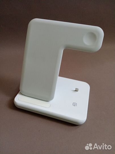 Беспроводная зарядка три в одном