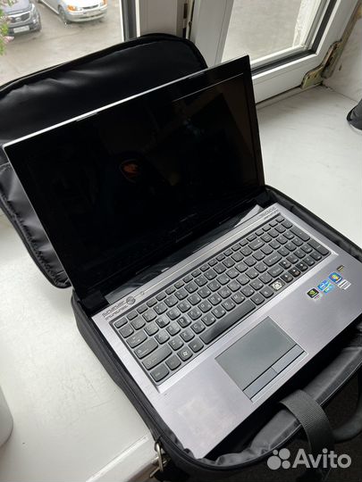 Lenovo v570
