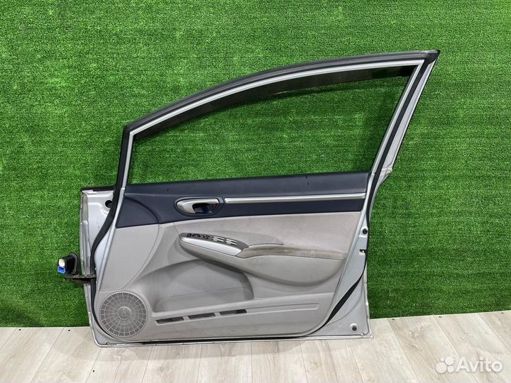 Дверь передняя правая Honda Civic 4D