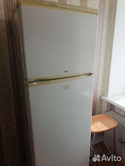 Холодильник с морзильником