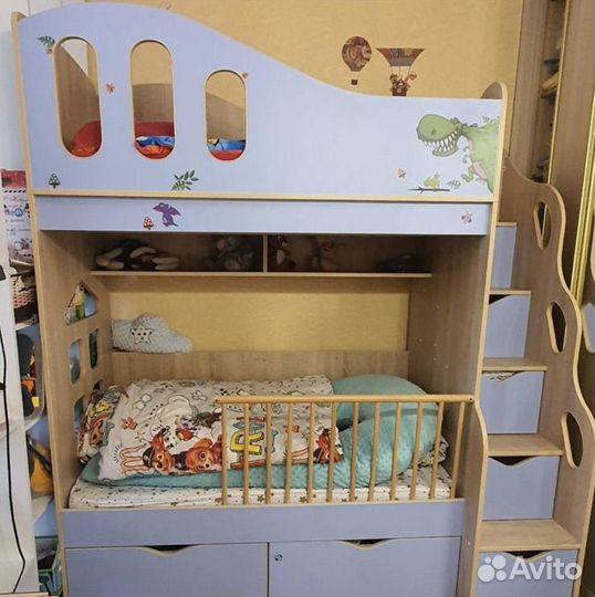 Детская двухярусная кровать