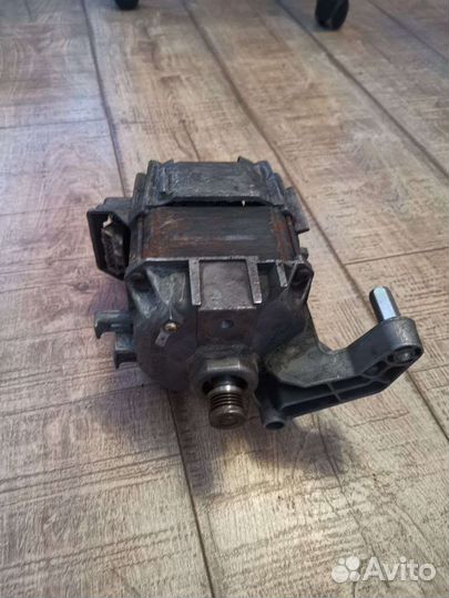 Двигатель стиральной машины Bosch WFG 2060