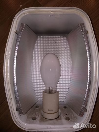 Прожектор уличный дрл