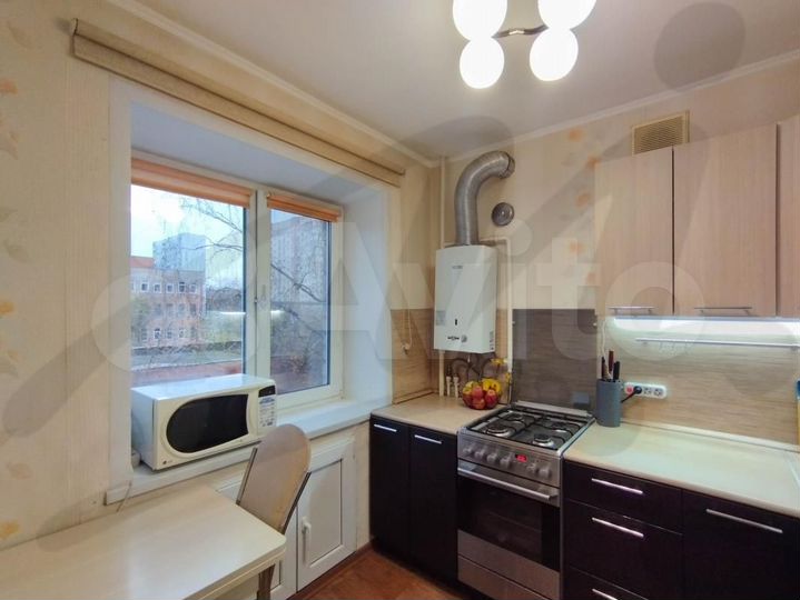 2-к. квартира, 43 м², 3/5 эт.