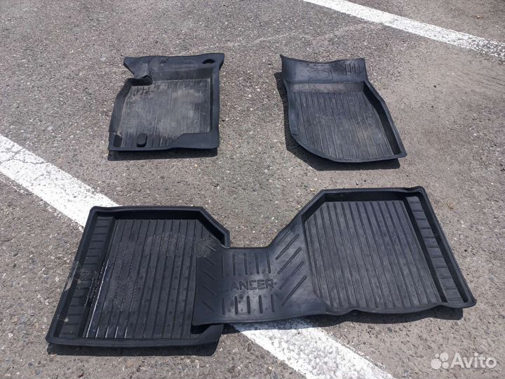 Автомобильные коврики резиновые