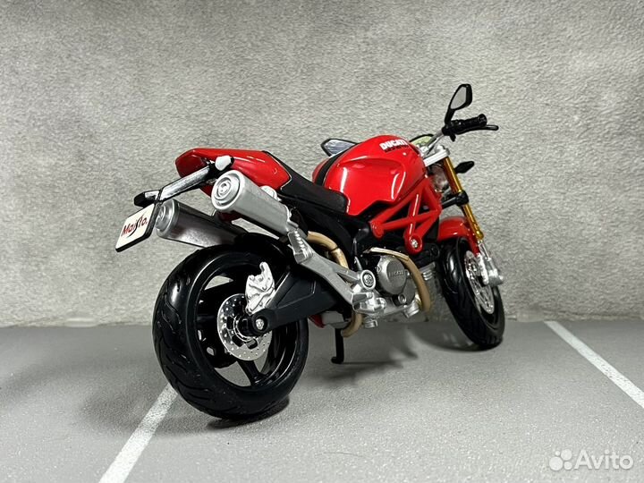 Коллекционная модель Ducati Monster 1:12 Maisto