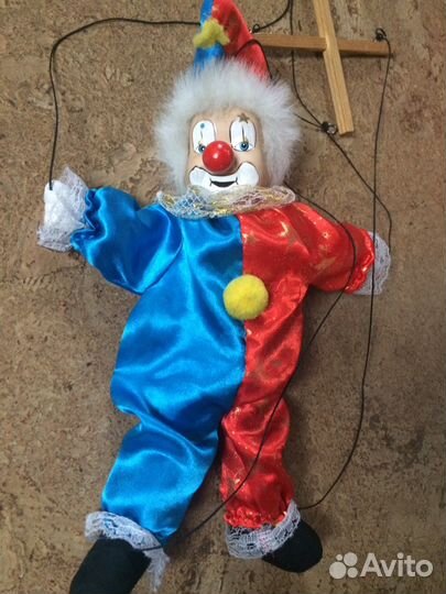 Клоун-марионетка