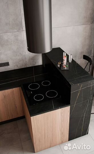 Кухня из дерева мини п-образная