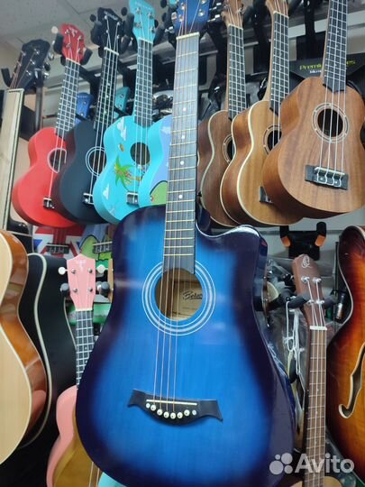 Акустическая гитара