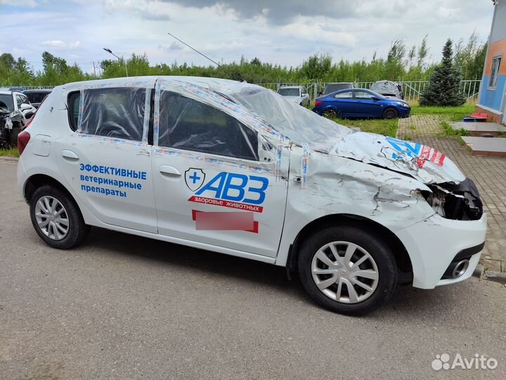 Renault Sandero 1.6 МТ, 2019, битый, 36 399 км