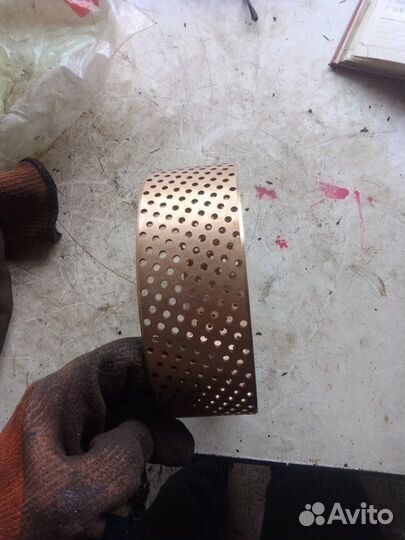 Втулка подшипника металлическая 9847371 Claas 850