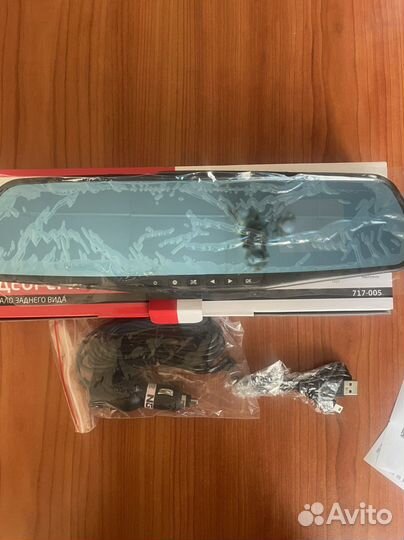 Видеорегистратор на зеркало