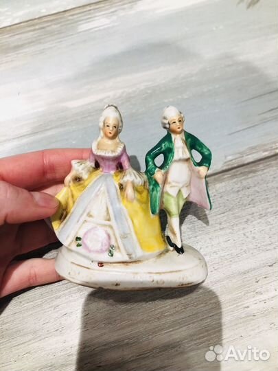 Старинная статуэтка