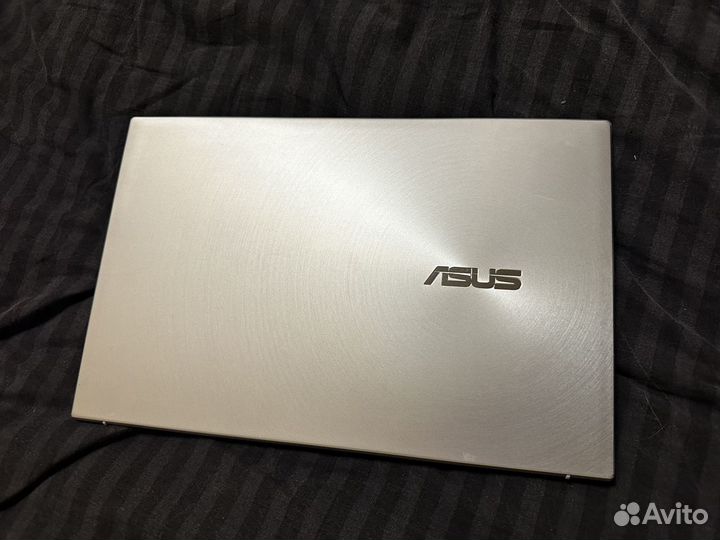 Asus Zenbook UX425J