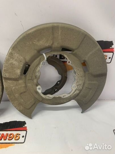 Кожух тормозного диска задний Bmw X5 E70 N55B30