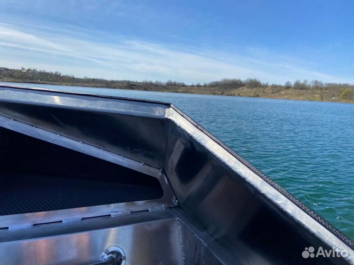 Катер водометный