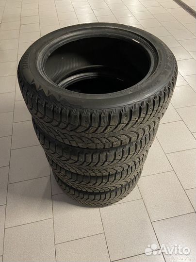 Bridgestone Blizzak Spike-01 215/55 R17