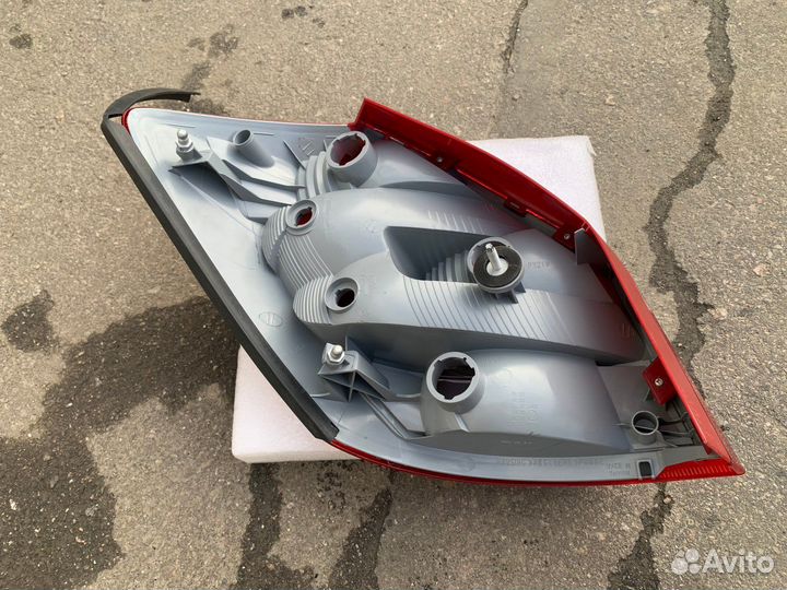 Фонарь задний правый Fabia