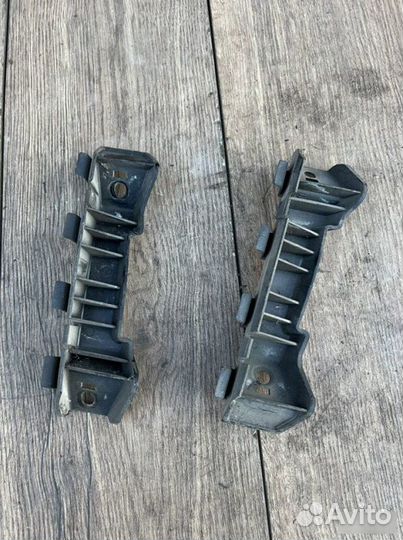 Кронштейн бампера передний Kia Ceed 1.6