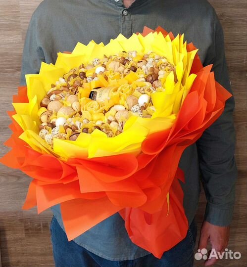 Букет из орехов, сухофруктов