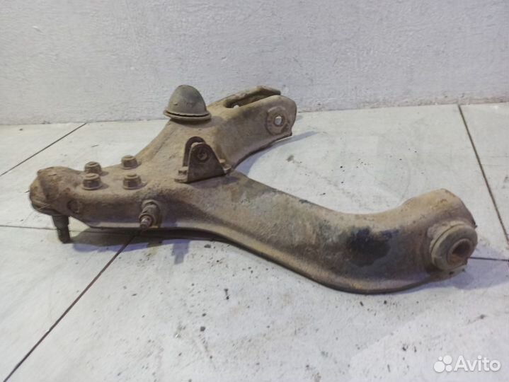 Рычаг передний правый нижний