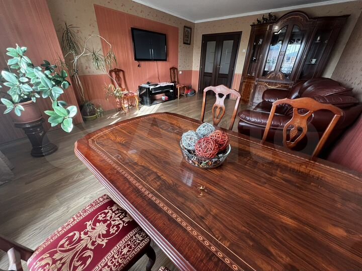 3-к. квартира, 90 м², 1/5 эт.