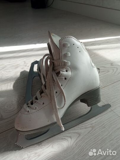 Фигурные коньки risport 220