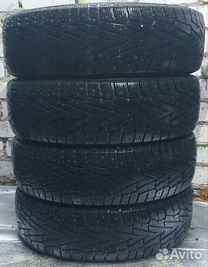 Roadstone Winguard WinSpike SUV 225/65 R17