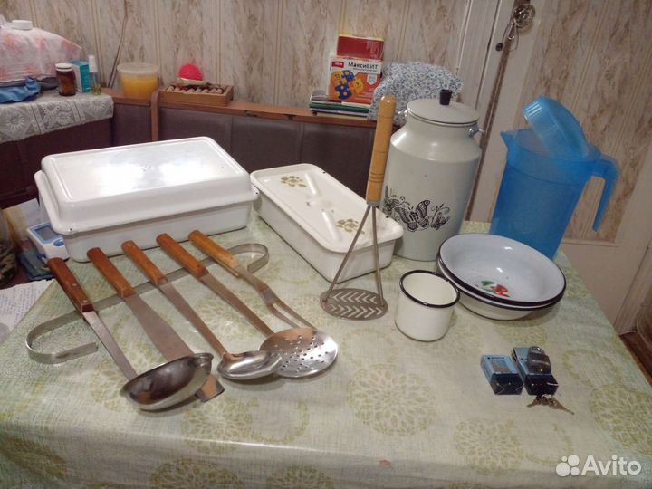 Эмалированная посуда и аксессуары из СССР