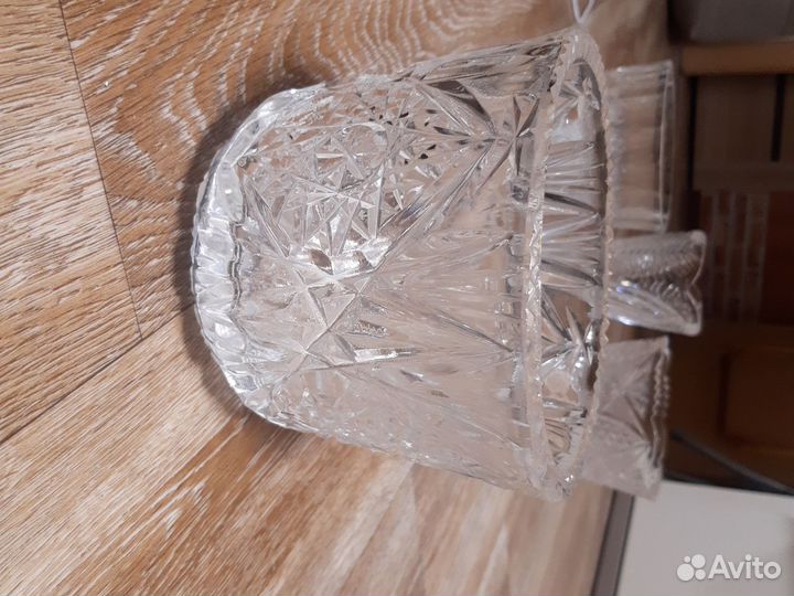 Хрустальные вазочки и конфетницы