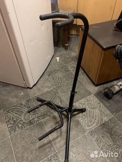 Тринога доя гитары