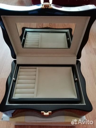 Шкатулка для украшений Arti-M дерево,лак