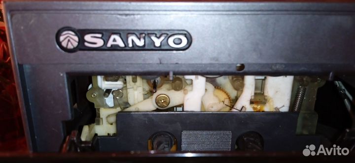 Sanyo M 9818L