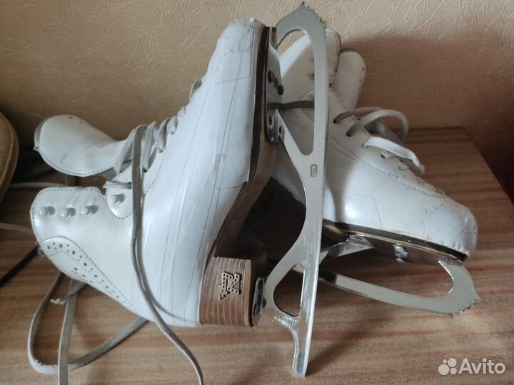 Фигурные коньки risport RF3 pro