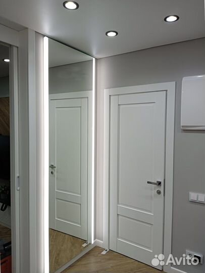 Зеркало настенное с подсветкой