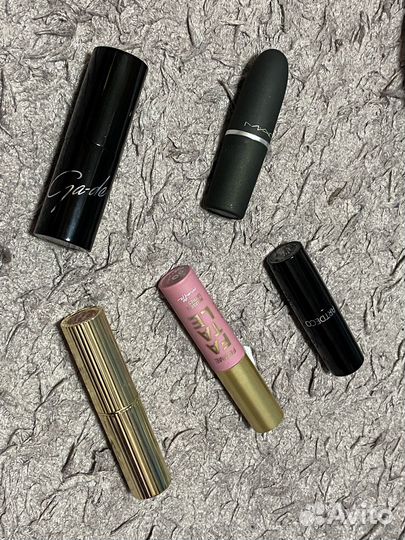 Средства для губ (помады)