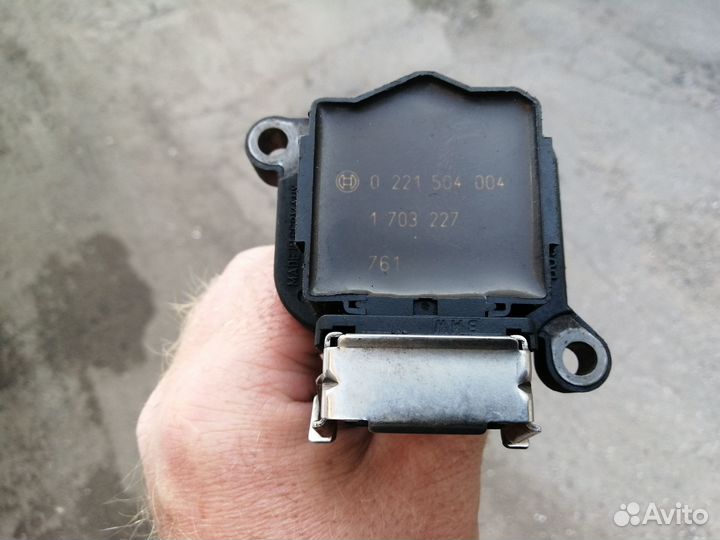 Катушка зажигания Bosch 0221504004 BMW