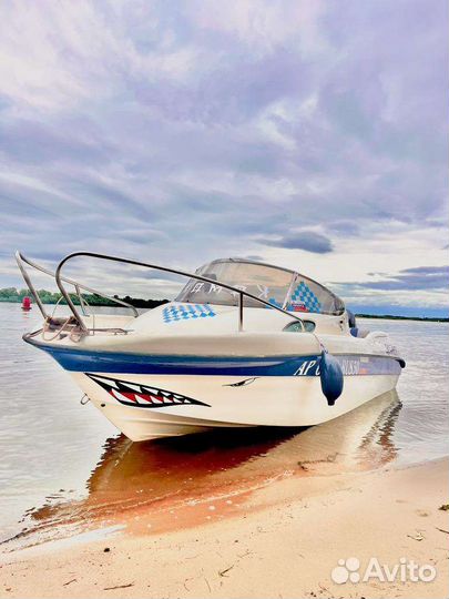 Речные прогулки, аренда катера