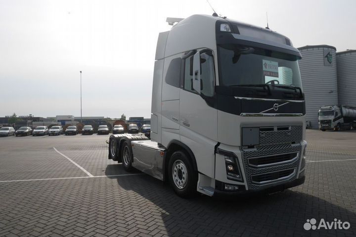 Pазбираем грузовик Volvo FH с 2013