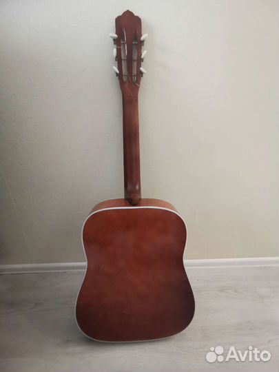 Акустическая гитара