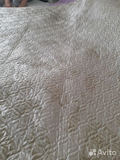 Покрывало на кровать новое на двуспальную кровать