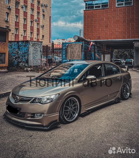 Сплиттер переднего бампера универсальный, широкий