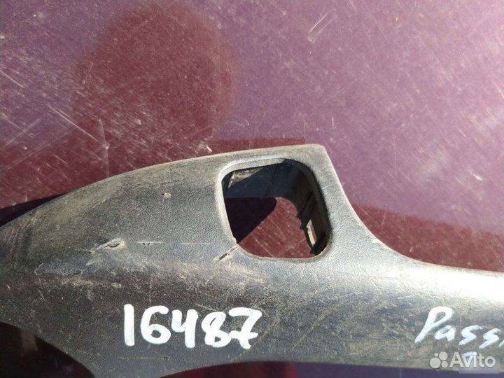 Ручка двери задняя правая Volkswagen Passat B4