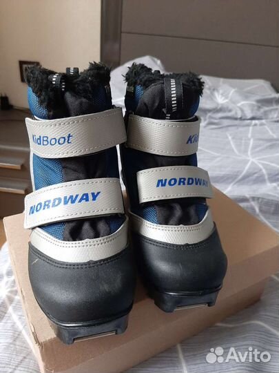 Лыжные ботинки