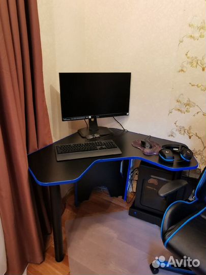 Угловой компьютерный геймерский игровой стол